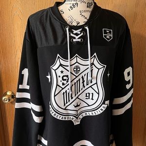 Men’s Southpole Jersey Style Shirt Size XL Black/white Lace Up Neckline #91